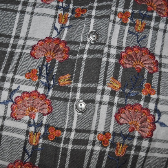 New KNOX ROSE Plaid Embroidered Flannel Shirt [A7] - Picture 3 of 6